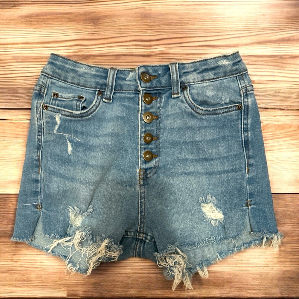 True Craft Multi Button Light Distressed Denim Blue Jean Shorts Women’s size 3